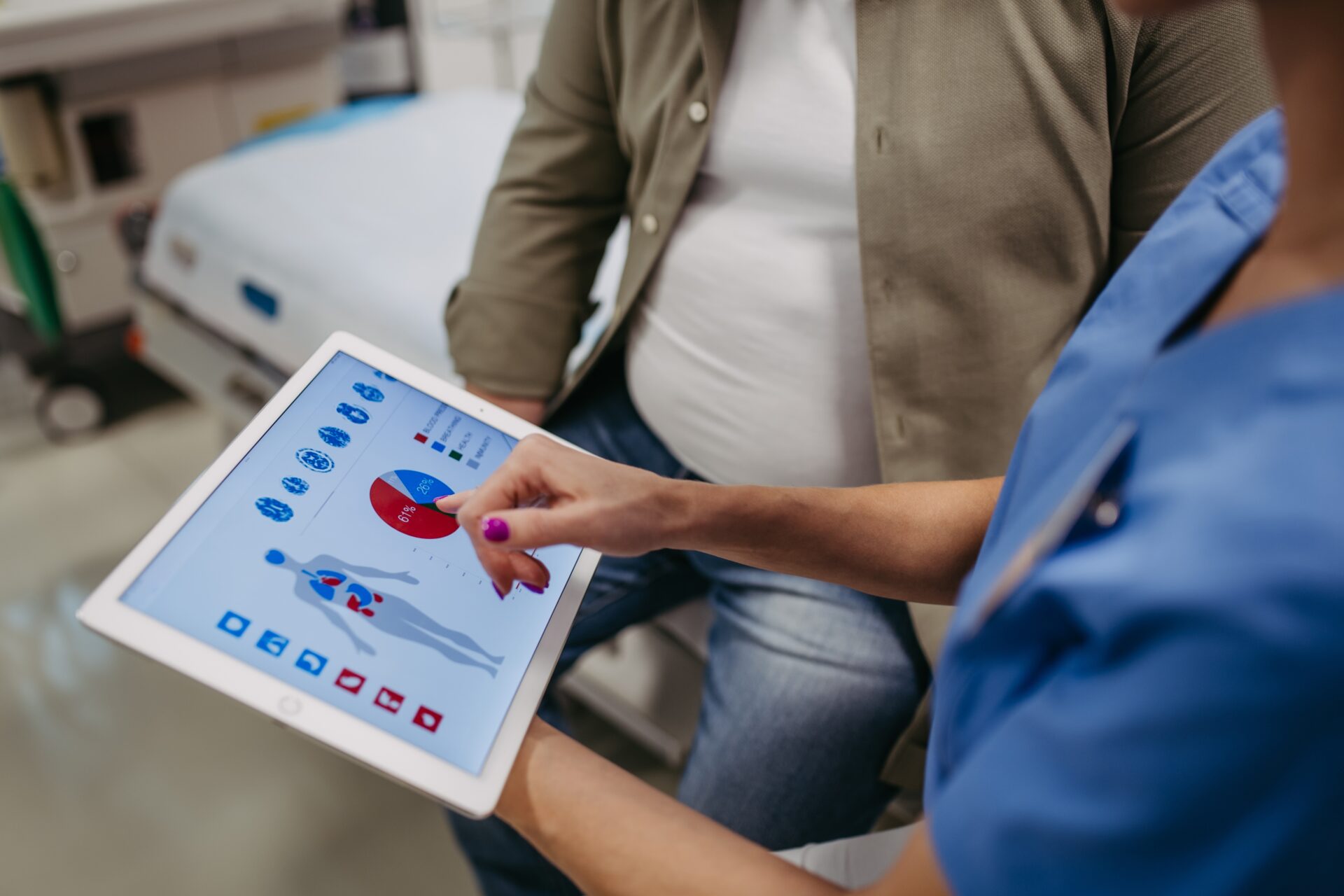 Close,up,of,female,doctor,consulting,with,overweight,patient,,discussing